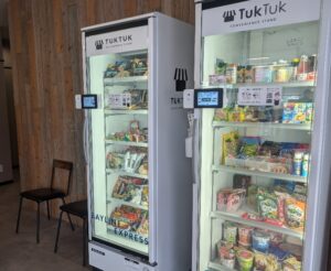 「社内コンビニ」も運営