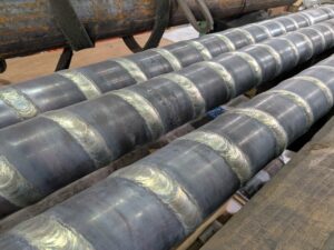 原料(ペレット)を溶融し、金型に充填