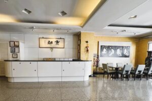 MRT中山駅から徒歩約5分